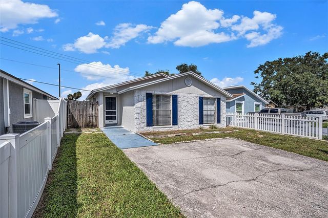 8234 RAVENCROFT DRIVE, Tampa, FL 33615