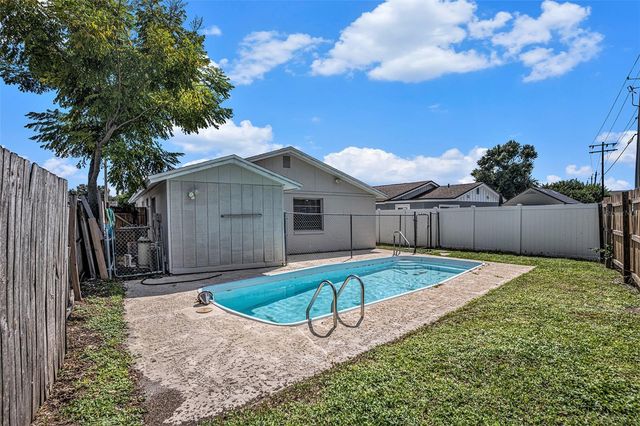 8234 RAVENCROFT DRIVE, Tampa, FL 33615