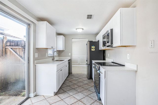 8234 RAVENCROFT DRIVE, Tampa, FL 33615