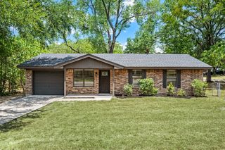 1409 Scotland Avenue, Azle, TX 76020