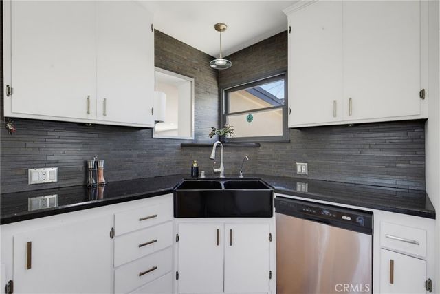 7871 Toland Avenue, Los Angeles, CA 90045