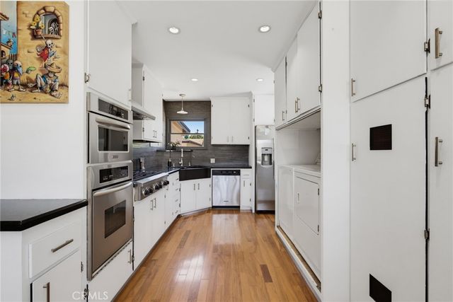 7871 Toland Avenue, Los Angeles, CA 90045