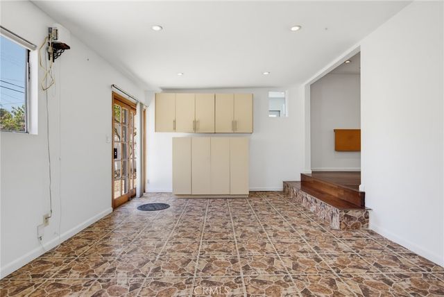 7871 Toland Avenue, Los Angeles, CA 90045
