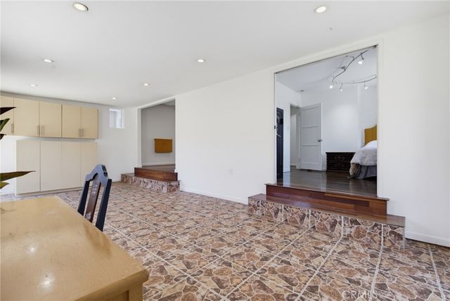 7871 Toland Avenue, Los Angeles, CA 90045