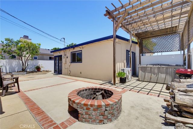 7871 Toland Avenue, Los Angeles, CA 90045
