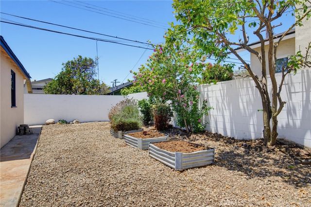 7871 Toland Avenue, Los Angeles, CA 90045