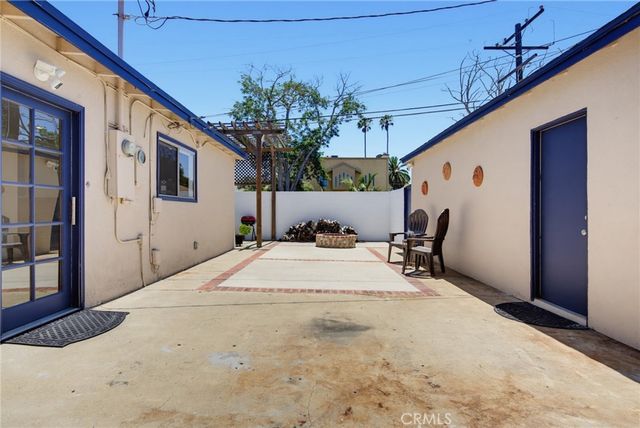7871 Toland Avenue, Los Angeles, CA 90045