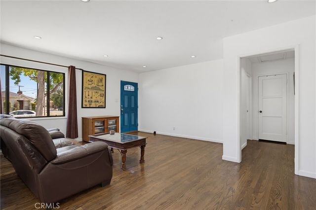 7871 Toland Avenue, Los Angeles, CA 90045