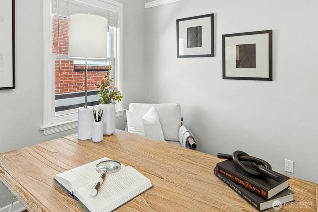 3919 Midvale Avenue N, Seattle, WA 98103