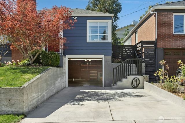 3919 Midvale Avenue N, Seattle, WA 98103