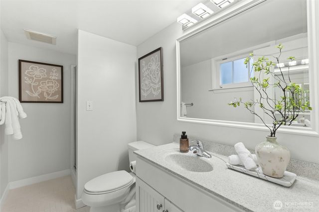 3919 Midvale Avenue N, Seattle, WA 98103