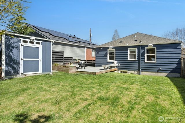 3919 Midvale Avenue N, Seattle, WA 98103