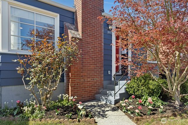 3919 Midvale Avenue N, Seattle, WA 98103