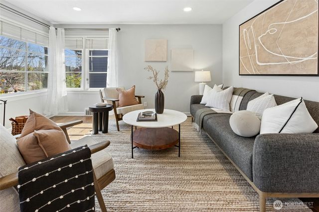 3919 Midvale Avenue N, Seattle, WA 98103