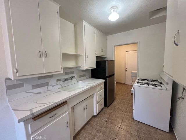 6718 Comet, Los Angeles, CA 90042