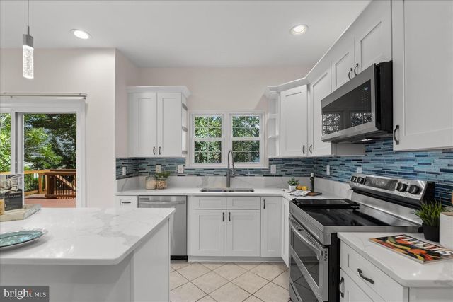 46509 HOLLYMEAD PL, Sterling, VA 20165