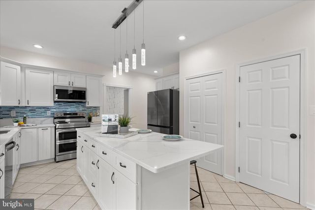 46509 HOLLYMEAD PL, Sterling, VA 20165