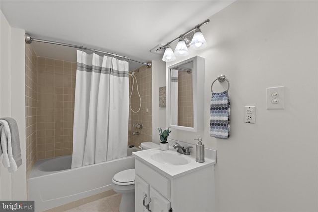 46509 HOLLYMEAD PL, Sterling, VA 20165