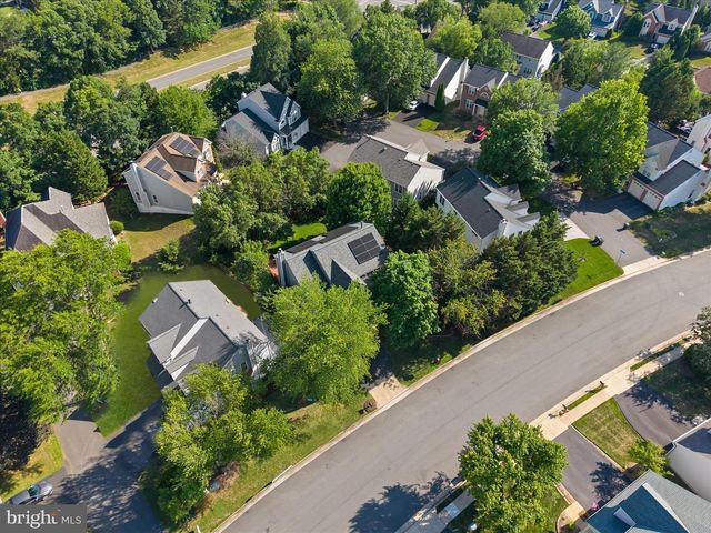 46509 HOLLYMEAD PL, Sterling, VA 20165