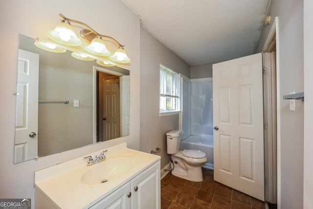 3840 Benchmark Drive, College Park, GA 30349