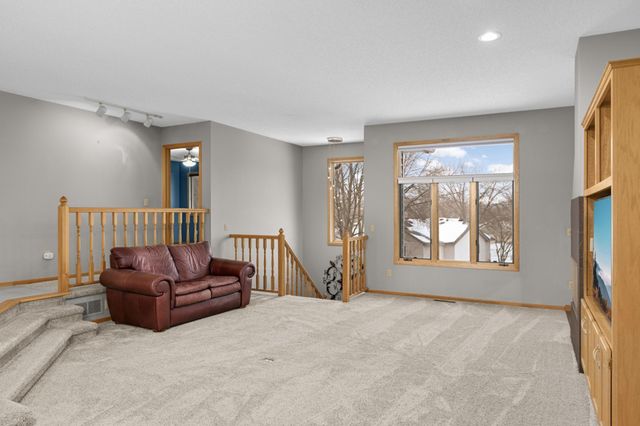 20886 Jenkins Way, Lakeville, MN 55044