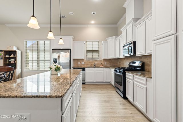 102 Rue Gambetta, Lafayette, LA 70507