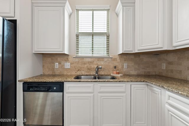 102 Rue Gambetta, Lafayette, LA 70507