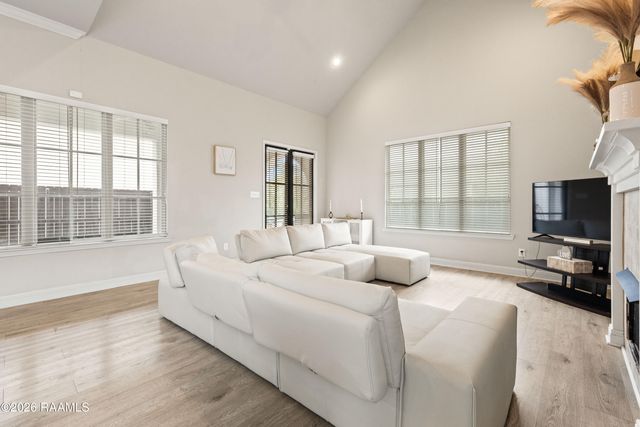 102 Rue Gambetta, Lafayette, LA 70507