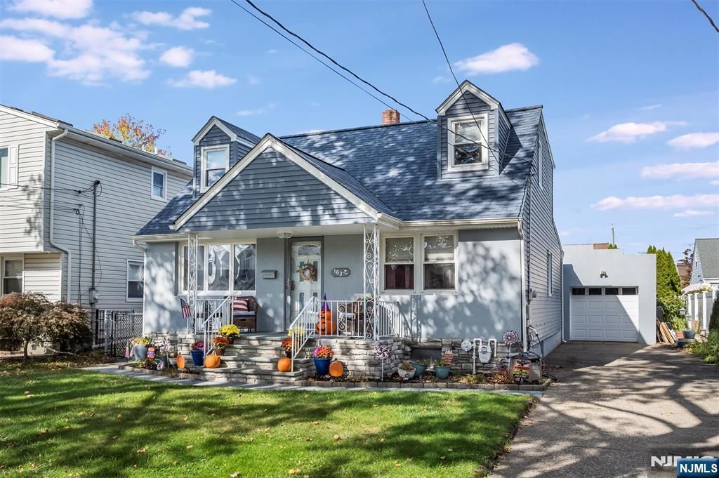 163 Hillman Drive, Elmwood Park, NJ 07407