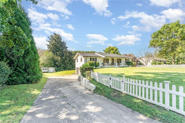 2606 Wexford Place, High Point, NC 27266