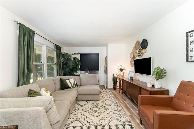 2606 Wexford Place, High Point, NC 27266