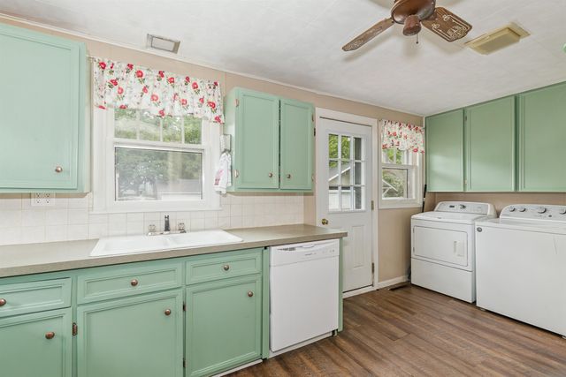 810 W 4th Ave, El Dorado, KS 67042