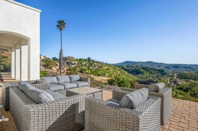 30809 Chateau Haut Briant, Bonsall, CA 92003