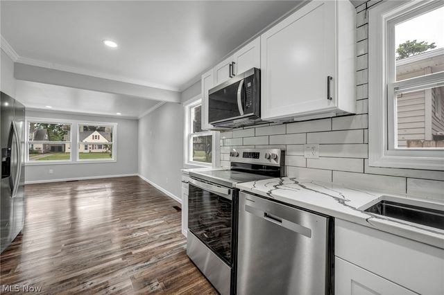 23928 Knickerbocker Road, Bay Village, OH 44140
