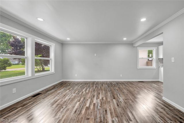 23928 Knickerbocker Road, Bay Village, OH 44140