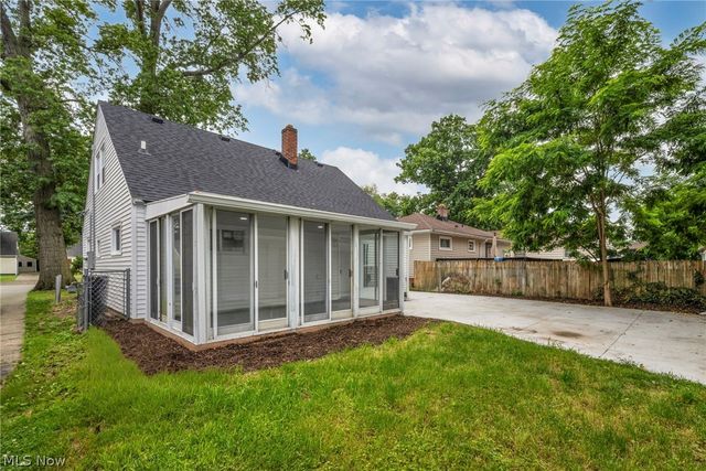 23928 Knickerbocker Road, Bay Village, OH 44140