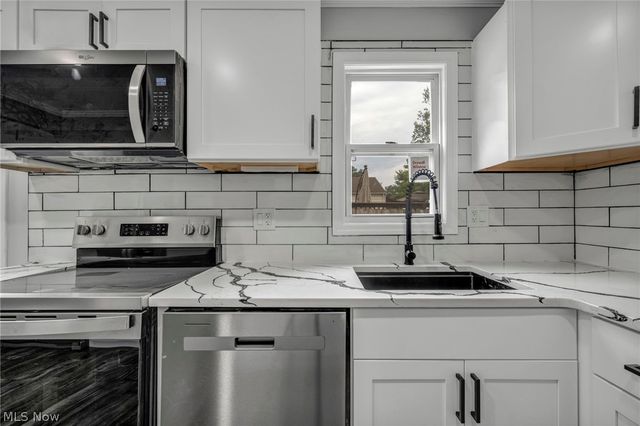 23928 Knickerbocker Road, Bay Village, OH 44140