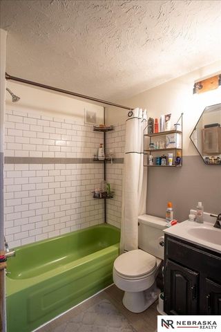 4934 Knox Street, Lincoln, NE 68504