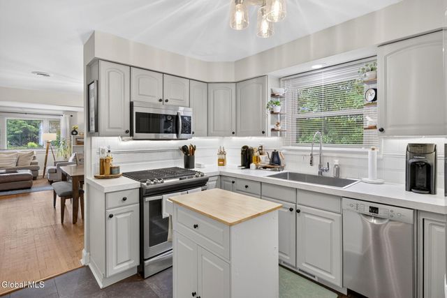 1934 Clifton Park Road, Niskayuna, NY 12309