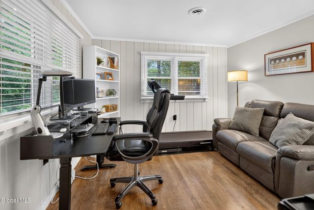 1934 Clifton Park Road, Niskayuna, NY 12309
