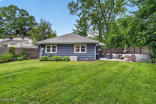 1934 Clifton Park Road, Niskayuna, NY 12309