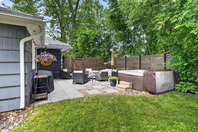1934 Clifton Park Road, Niskayuna, NY 12309