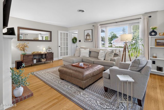 1934 Clifton Park Road, Niskayuna, NY 12309