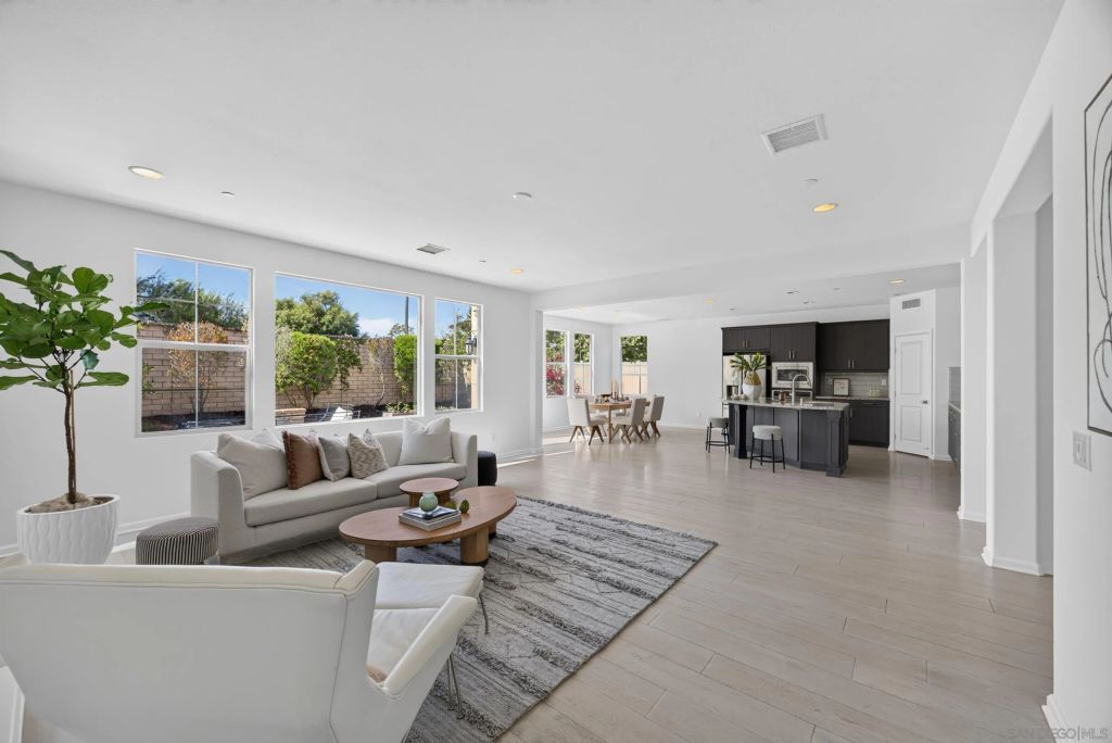 13516 Peach Tree Way, San Diego, CA 92130