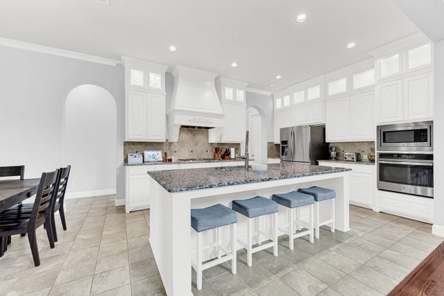 2248 Hidalgo Drive, Carrollton, TX 75010