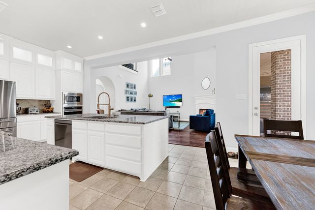 2248 Hidalgo Drive, Carrollton, TX 75010