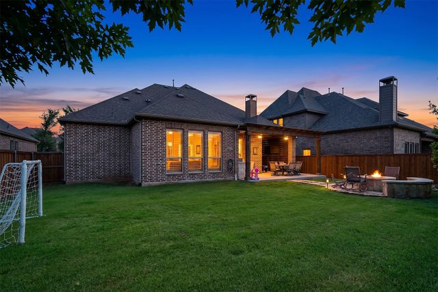 2248 Hidalgo Drive, Carrollton, TX 75010