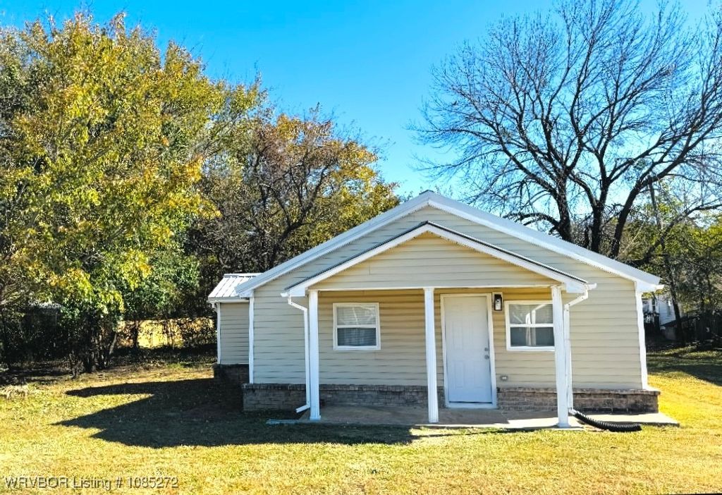 400 Peters Street, Poteau, OK 74953