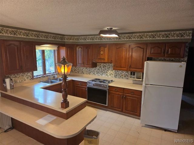 185 Center Street, Lockport City, NY 14094