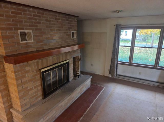 185 Center Street, Lockport City, NY 14094